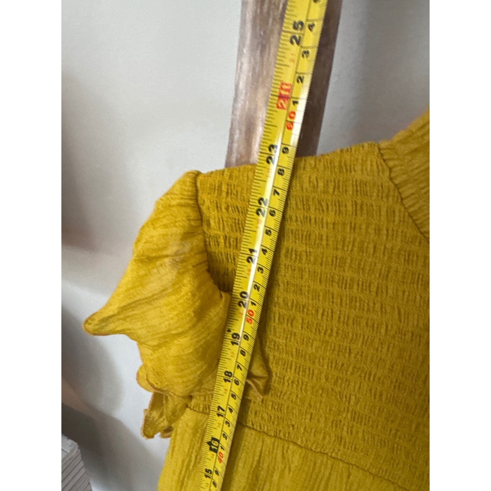 Womens THML blouse features a high ruffled neck and smocked detailing size S NWT - Picture 4 of 7